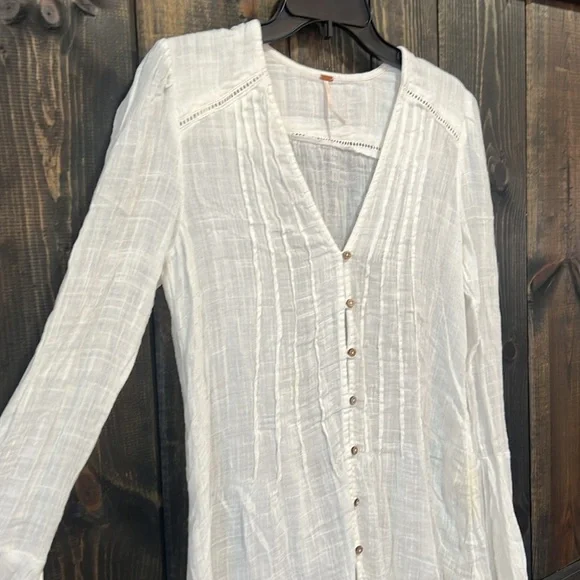 Free People Greta Gauze Top M Ivory Button Front Bell Sleeves Lightweight Sheer - Picture 3 of 15